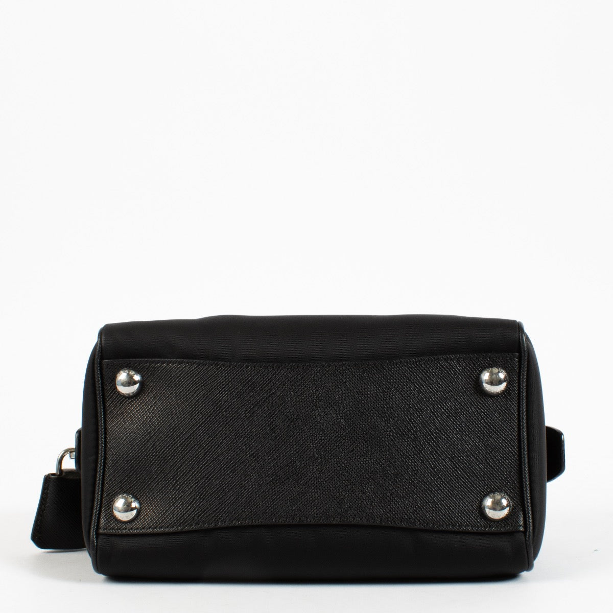 Shop 100% authentic secondhand Prada Black Re-Edition 2005 Nylon Crossbody on Labellov.com