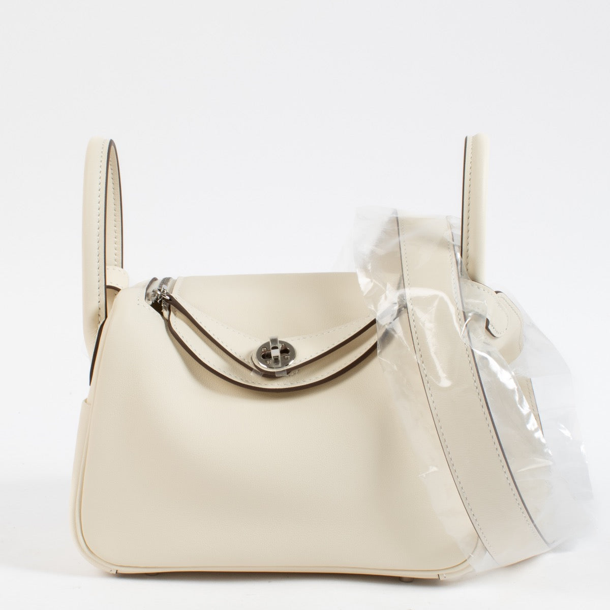 shop 100% authentic second hand Hermès Lindy Mini Nata Swift PHW on Labellov.com