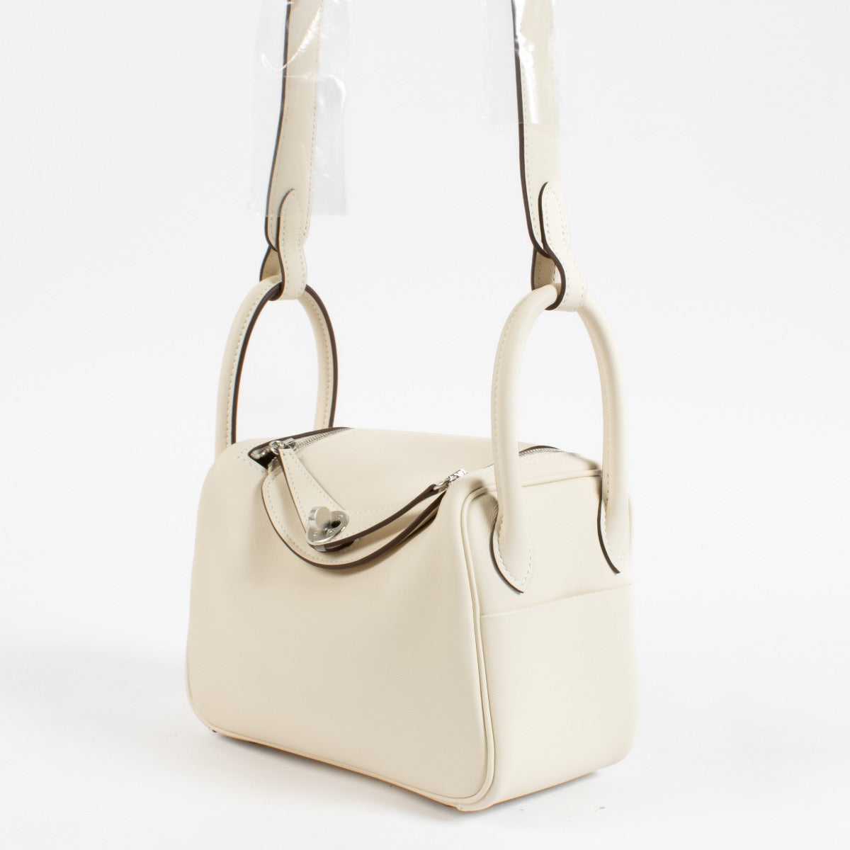 shop 100% authentic second hand Hermès Lindy Mini Nata Swift PHW on Labellov.com
