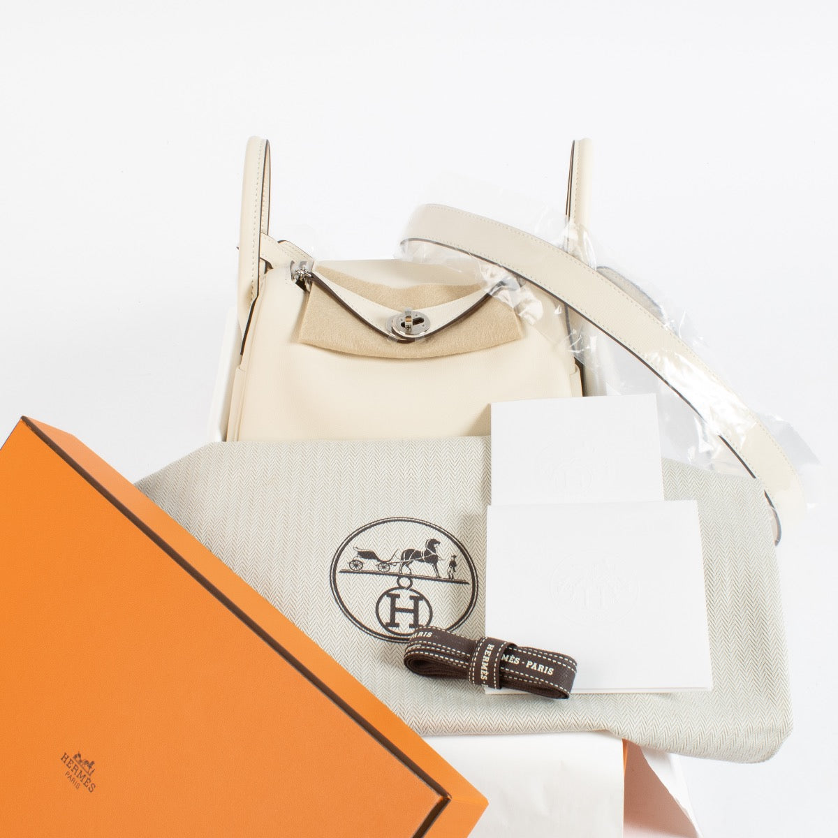 shop 100% authentic second hand Hermès Lindy Mini Nata Swift PHW on Labellov.com
