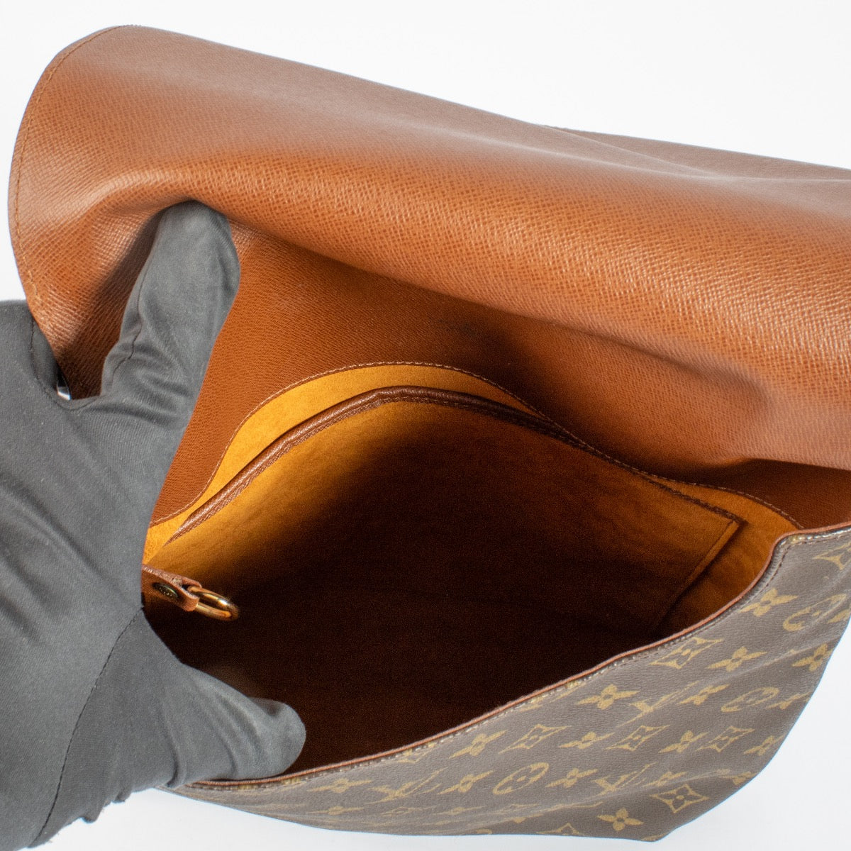 shop 100% authentic second hand Louis Vuitton Monogram Musette Salsa GM on Labellov.com