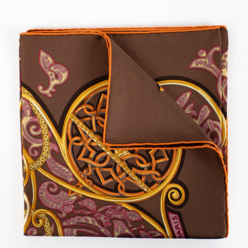 shop 100% authentic second hand Hermès La Charmante Aux Animaux 90 Silk Scarf on Labellov.com
