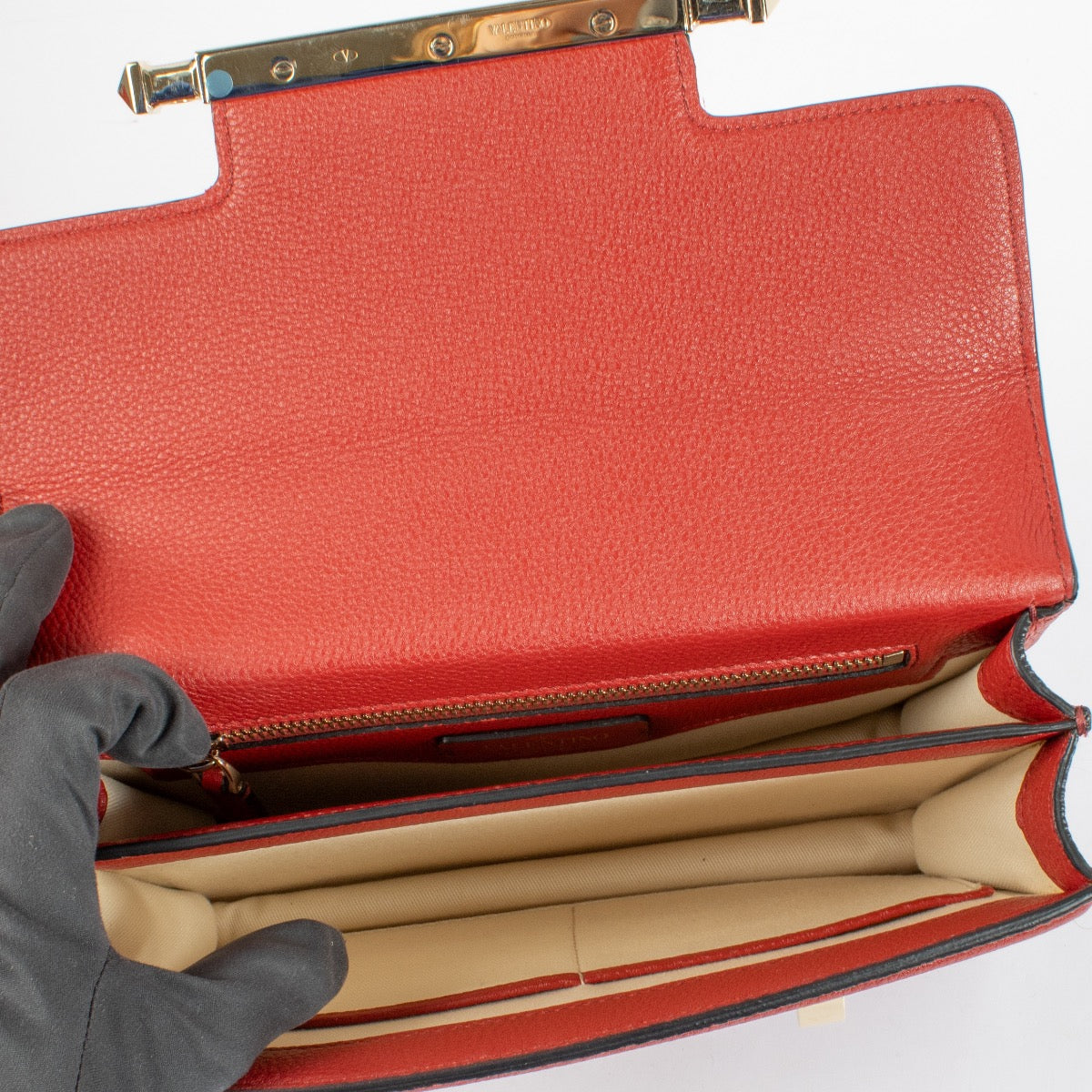 shop 100% authentic second hand Valentino Garavani Red VLTN Uptown Bag on Labellov.com