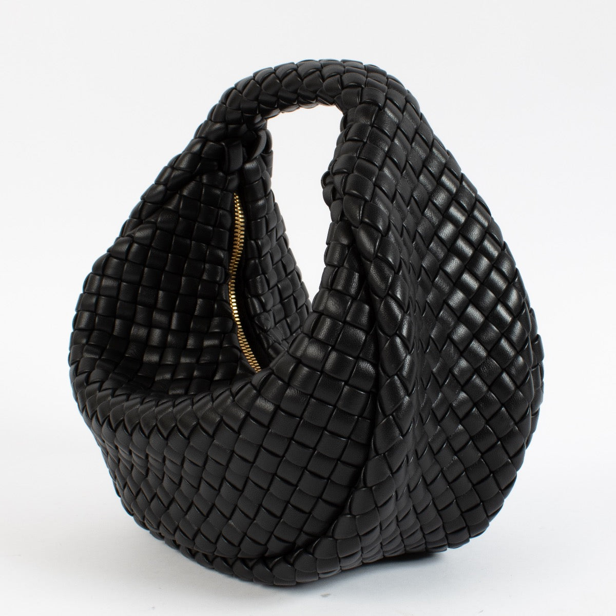Shop 100% authentic secondhand Bottega Veneta Black Woven Leather Shoulder Bag on Labellov.com