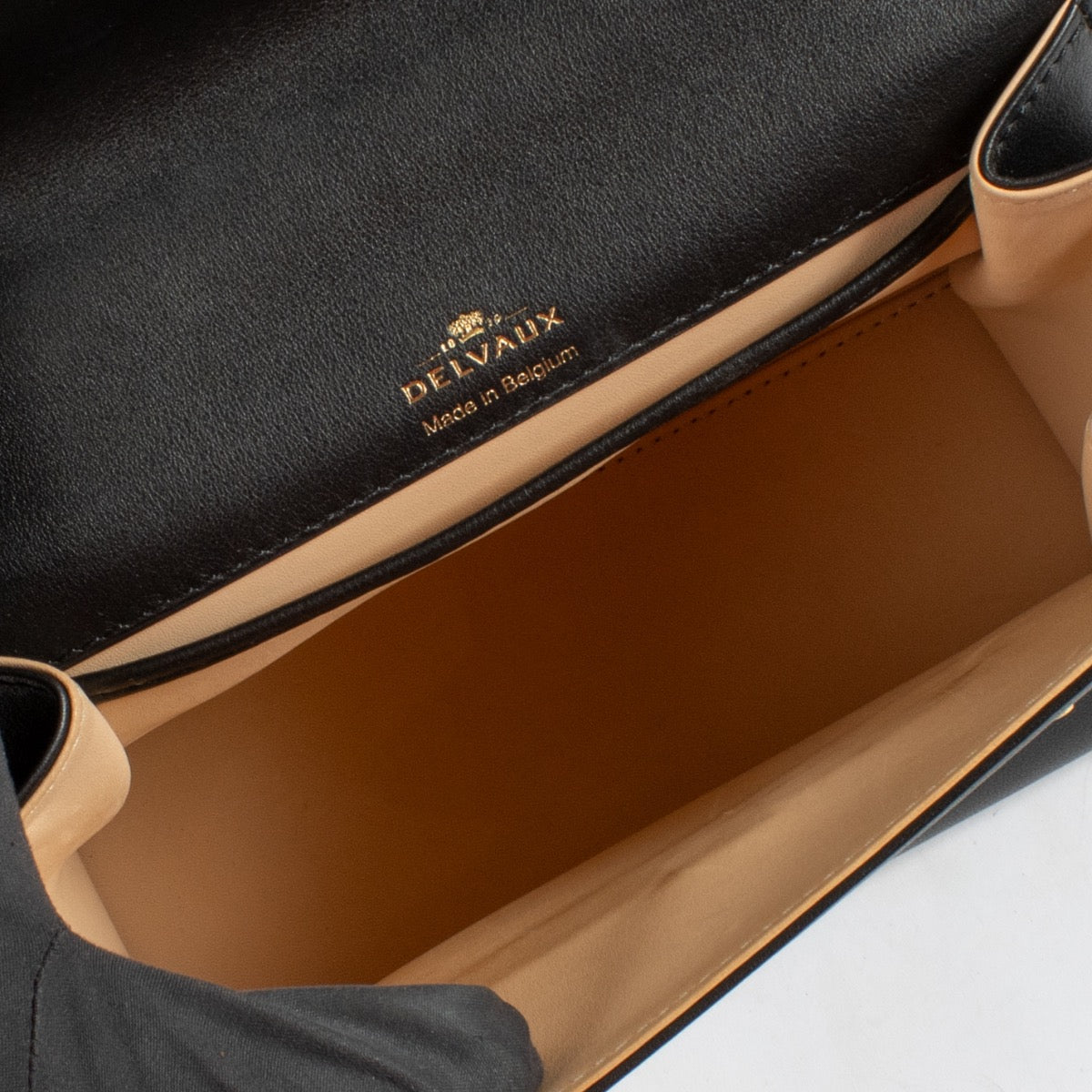 Sac Tempête PM Delvaux en cuir de veau souple noir