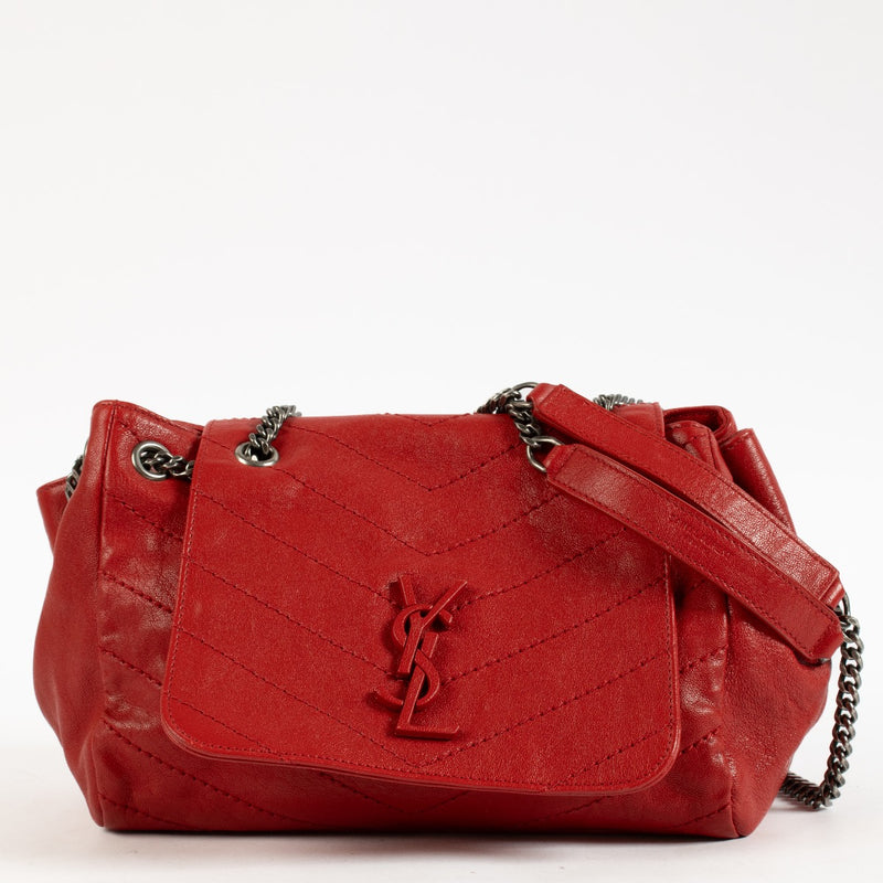 Shop safe online at Labellov in Antwerp, Brussels and Knokke this 100% authentic second hand Saint Laurent Red Small Nolita Bag