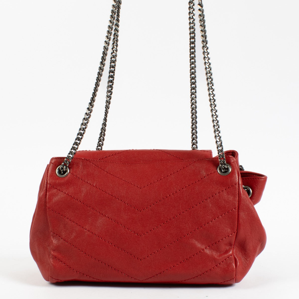 Shop safe online at Labellov in Antwerp, Brussels and Knokke this 100% authentic second hand Saint Laurent Red Small Nolita Bag