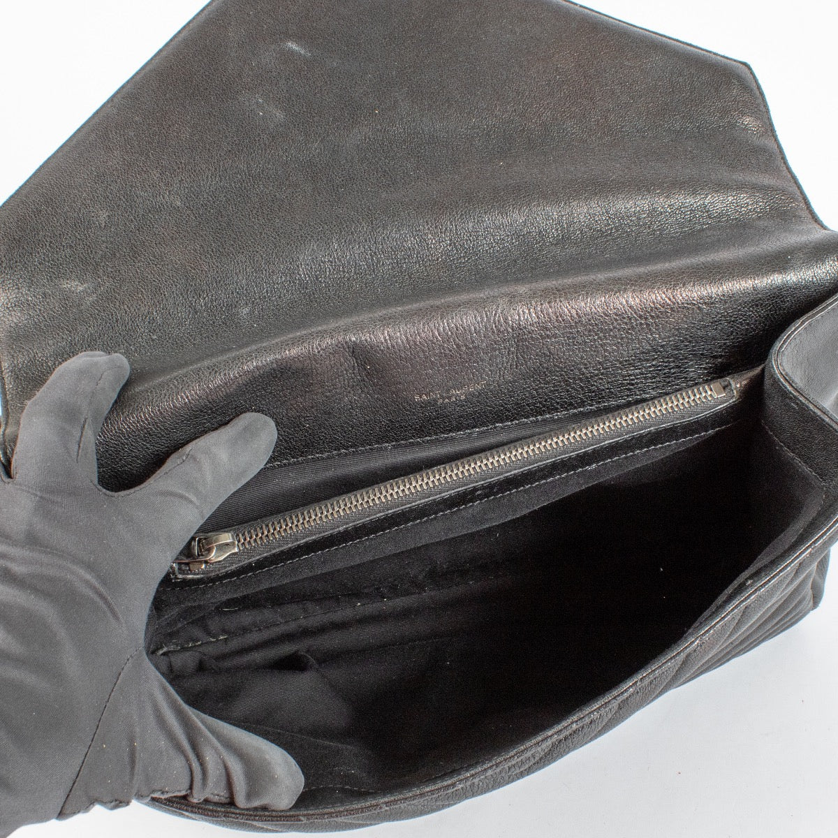 Authentic Second Hand Saint Laurent Black Large College Bag on Labellov.com