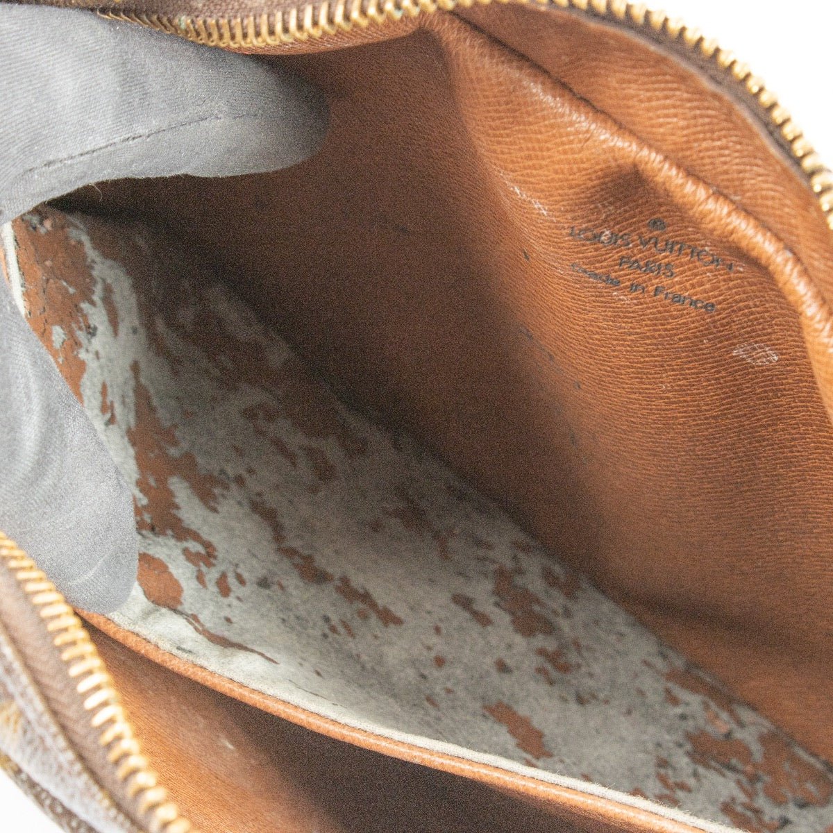 shop 100% authentic second hand Louis Vuitton Monogram Pouch on Labellov.com