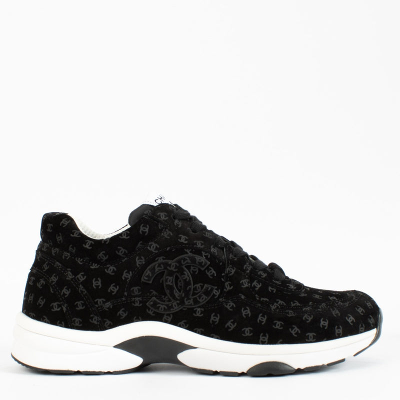 Chanel Zwarte Suède CC Sneakers - Maat 40