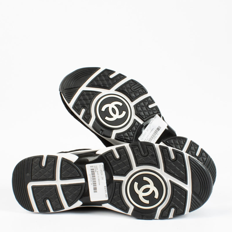Chanel Zwarte Suède CC Sneakers - Maat 40