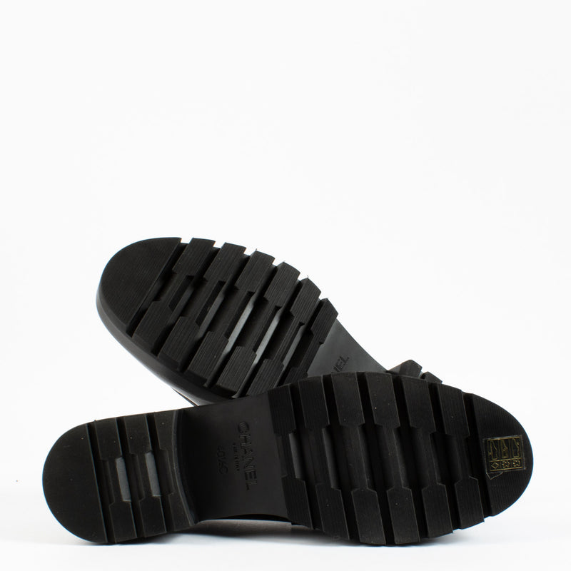 Chanel Black Loafers - Size 40,5