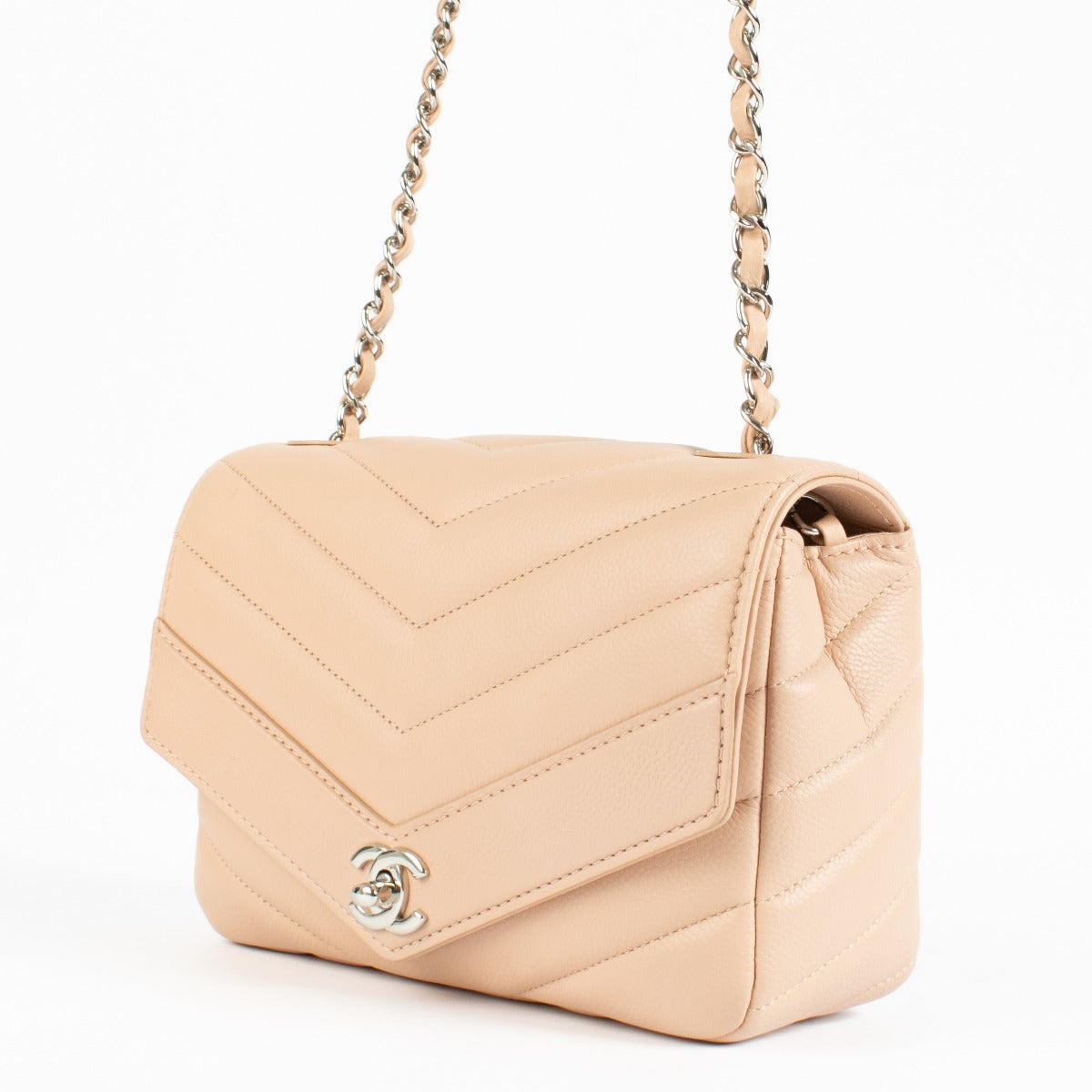 Chanel Nude Caviar Chevron Flap Tas