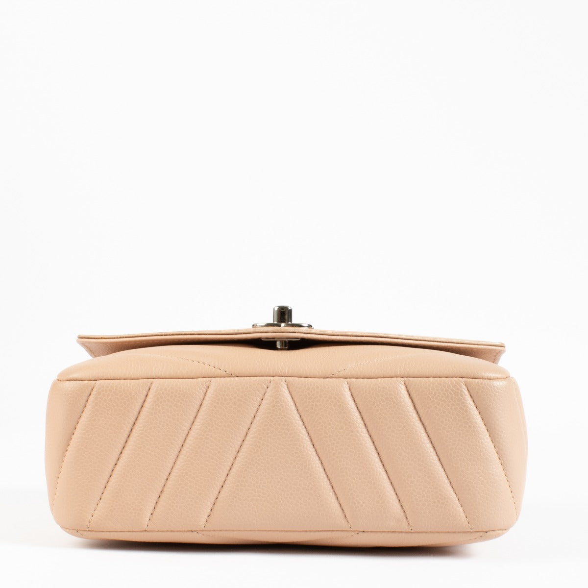 Chanel Nude Caviar Chevron Flap Tas