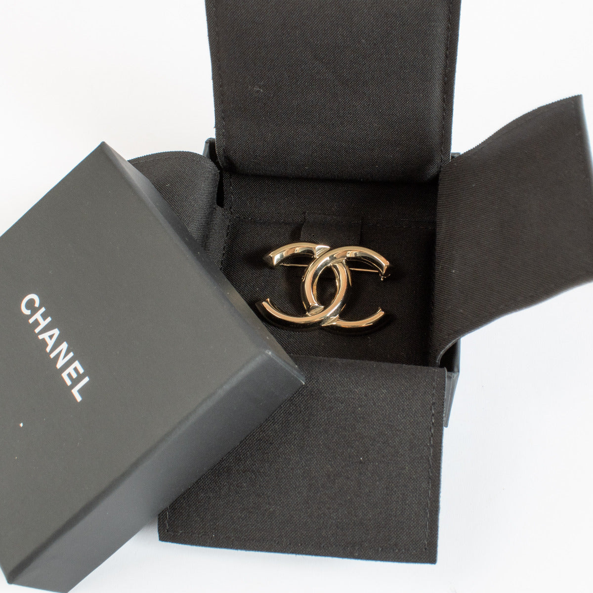 Chanel CC Gold-Tone Metal Brooch