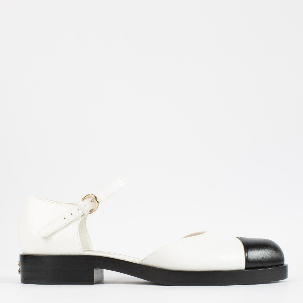 Shop 100% authentic second hand Chanel Mary Janes on Labellov.com