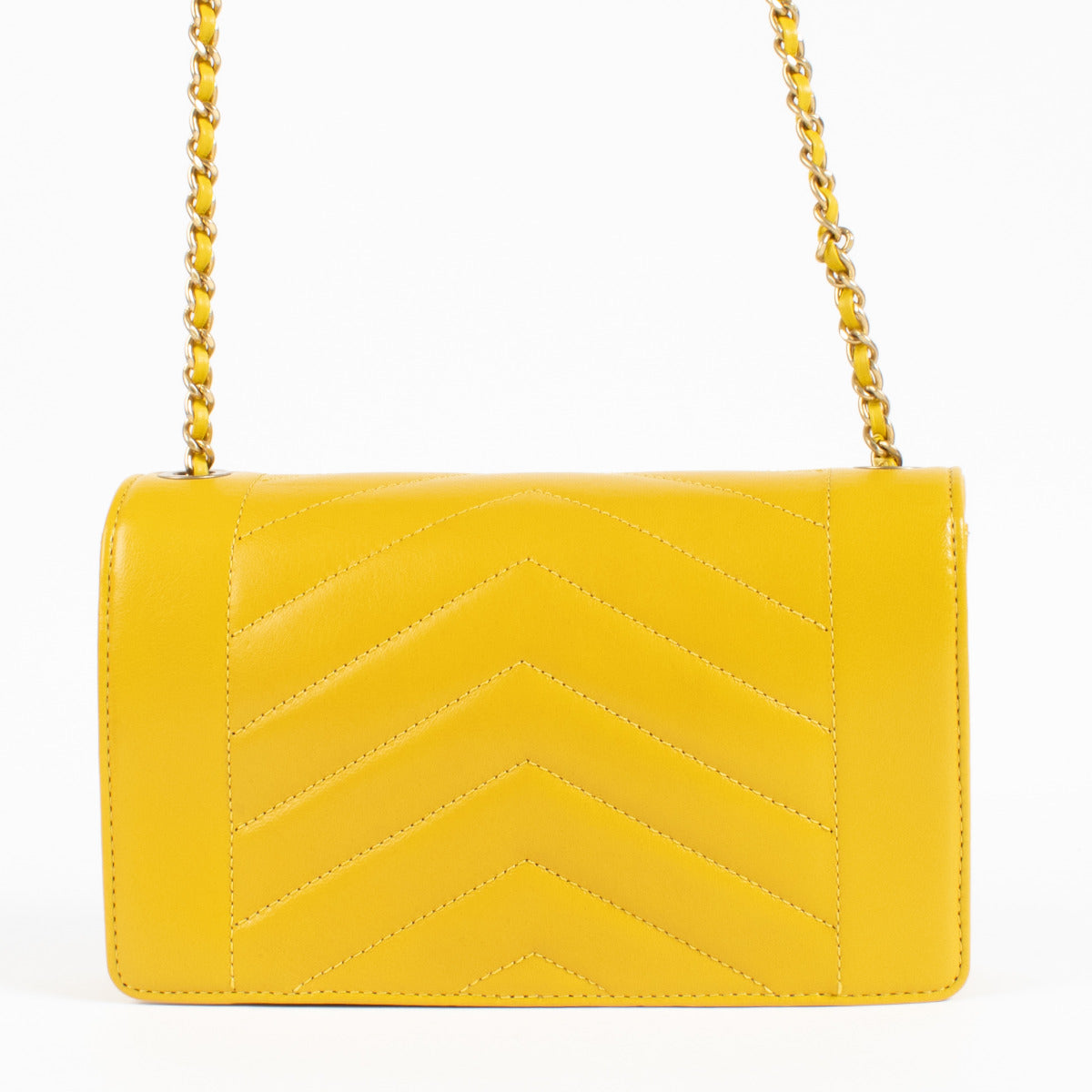 Sac à rabat Chanel motif chevron jaune