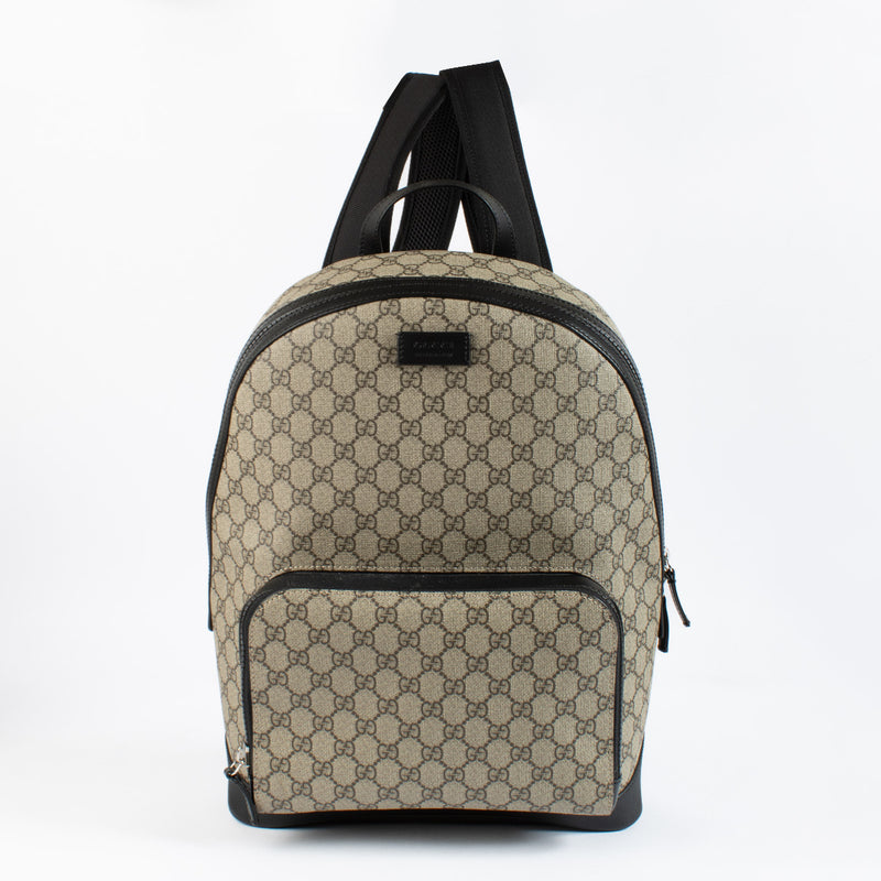 Gucci GG Supreme Canvas Backpack for the best price at Labellov secondhand luxury in Antwerp and Knokke.