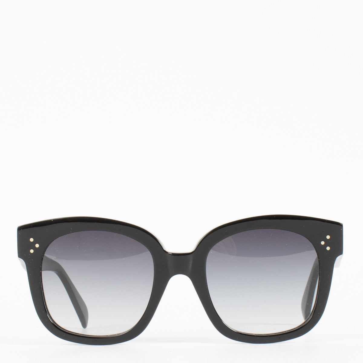 These sunglasses are in very good pre-loved condition with light signs of wear to the frame and lenses. No major scratches or marks. Comes without original case.