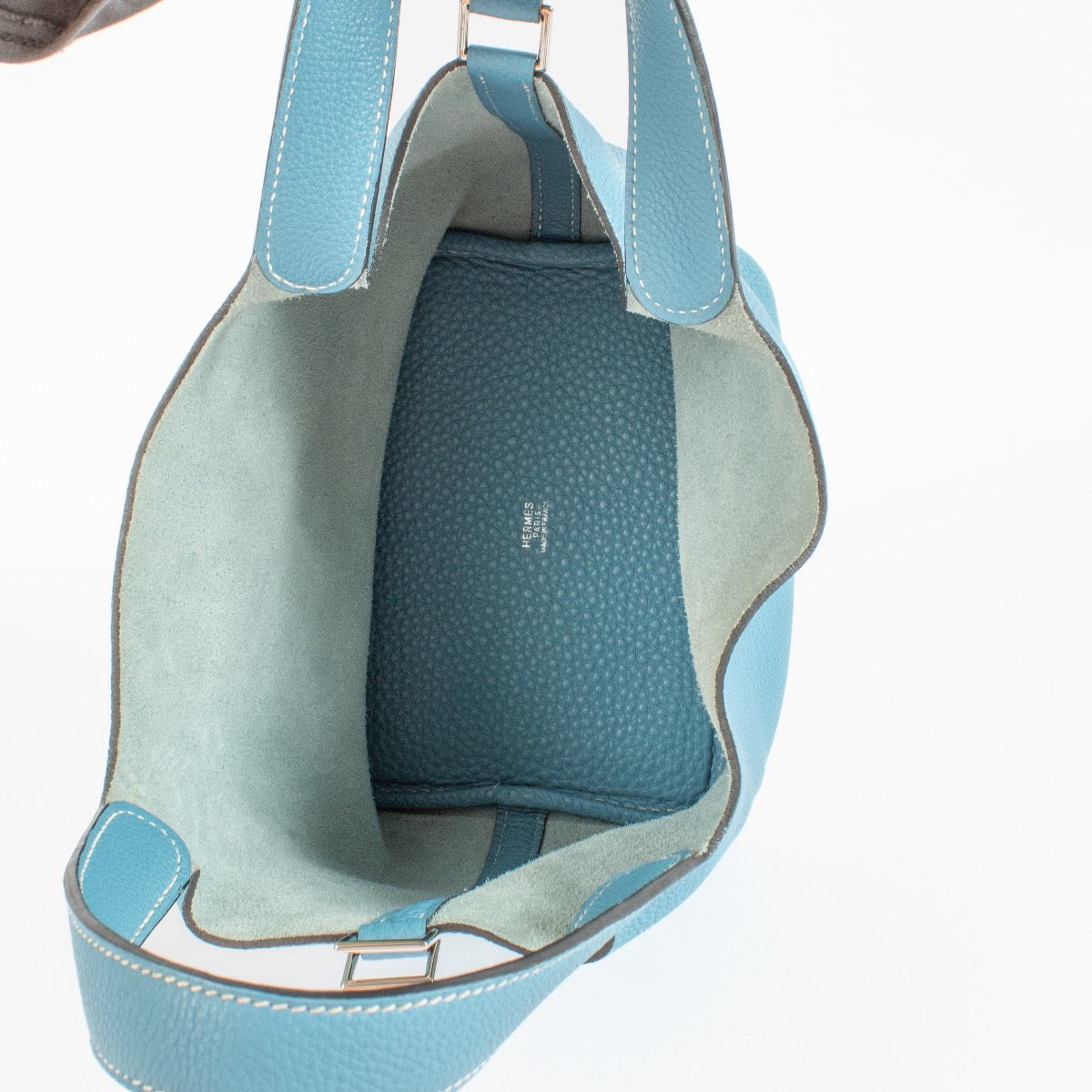 Shop safe online at Labellov in Antwerp, Brussels and Knokke this 100% authentic second hand Hermès Picotin 16 Bleu Jean Clemence PHW