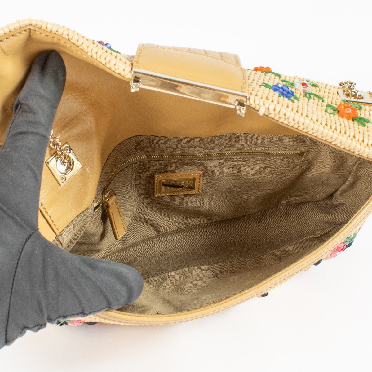 shop 100% authentic second hand Fendi Beige Raffia Baguette Bag on Labellov.com
