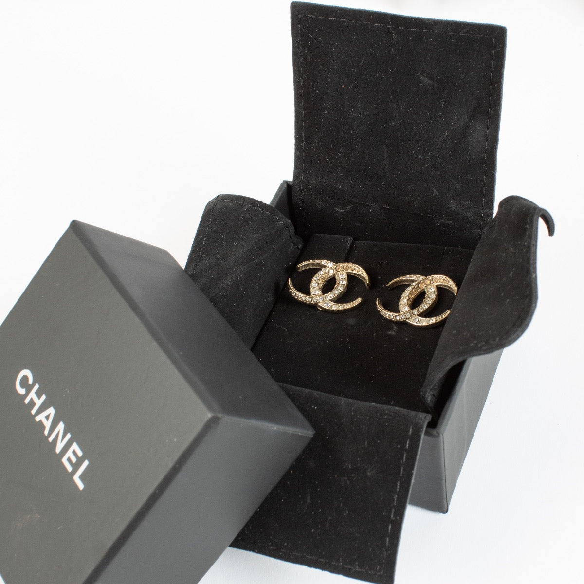 Shop 100% authentic second hand Chanel 15c Gold CC Crystal Earrings on Labellov.com