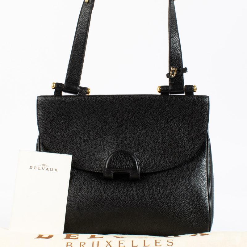 Shop safe online at Labellov in Antwerp, Brussels and KNokke this 100% authentic second hand Delvaux Black Impromptu Shoulder Bag