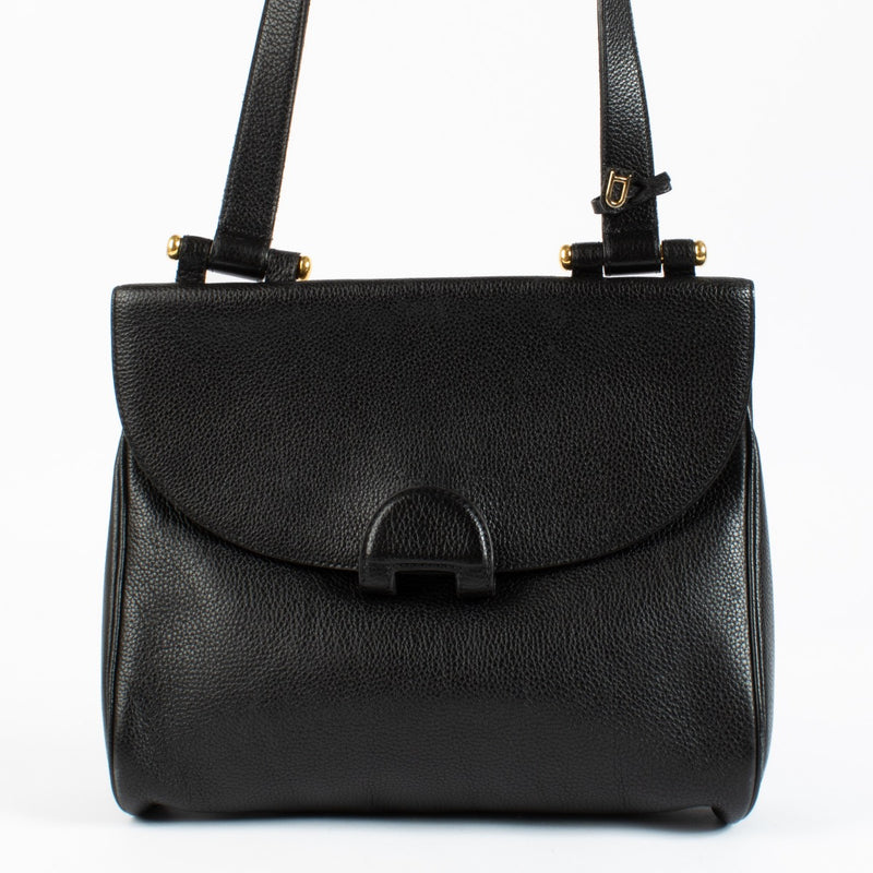 Shop safe online at Labellov in Antwerp, Brussels and KNokke this 100% authentic second hand Delvaux Black Impromptu Shoulder Bag