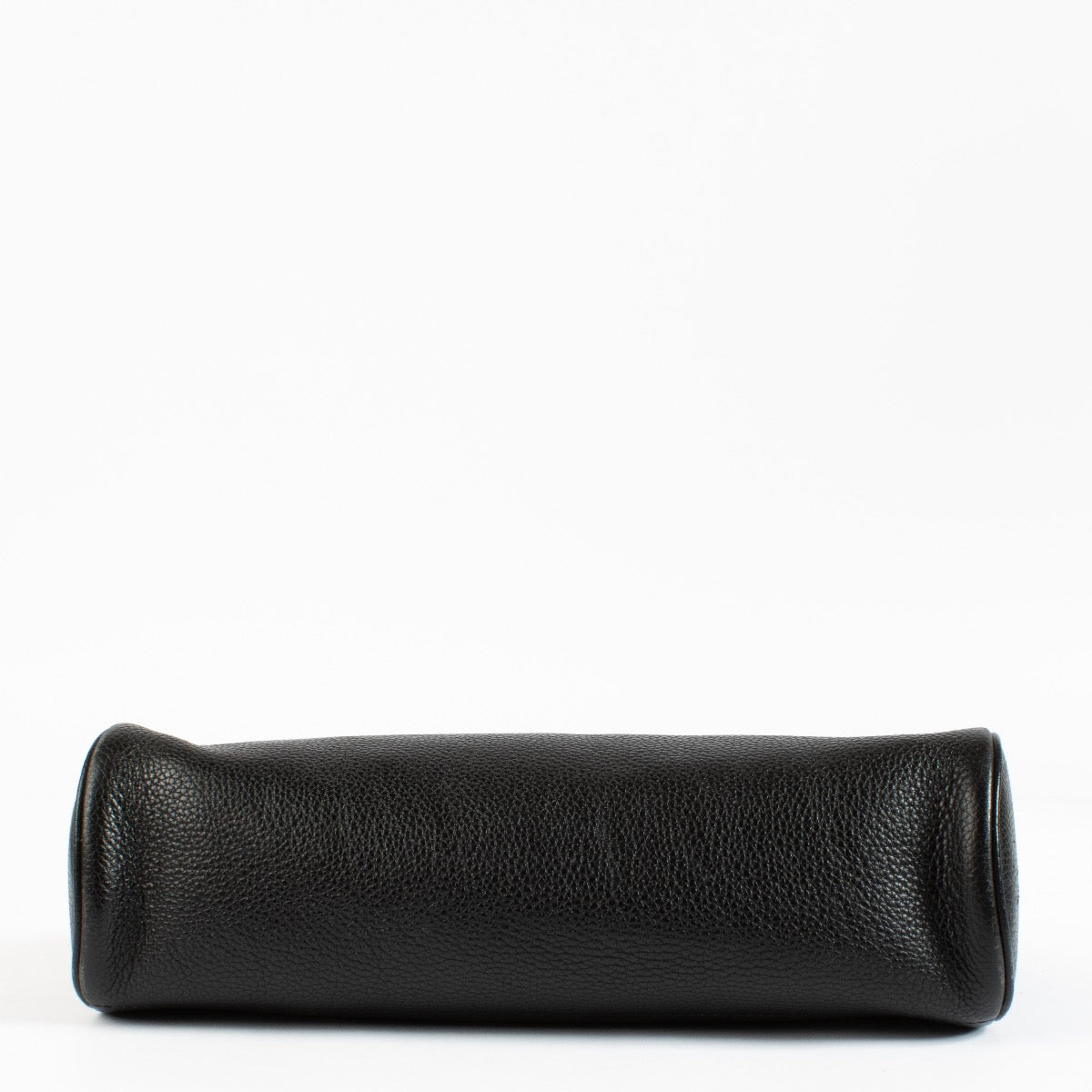 Shop safe online at Labellov in Antwerp, Brussels and KNokke this 100% authentic second hand Delvaux Black Impromptu Shoulder Bag