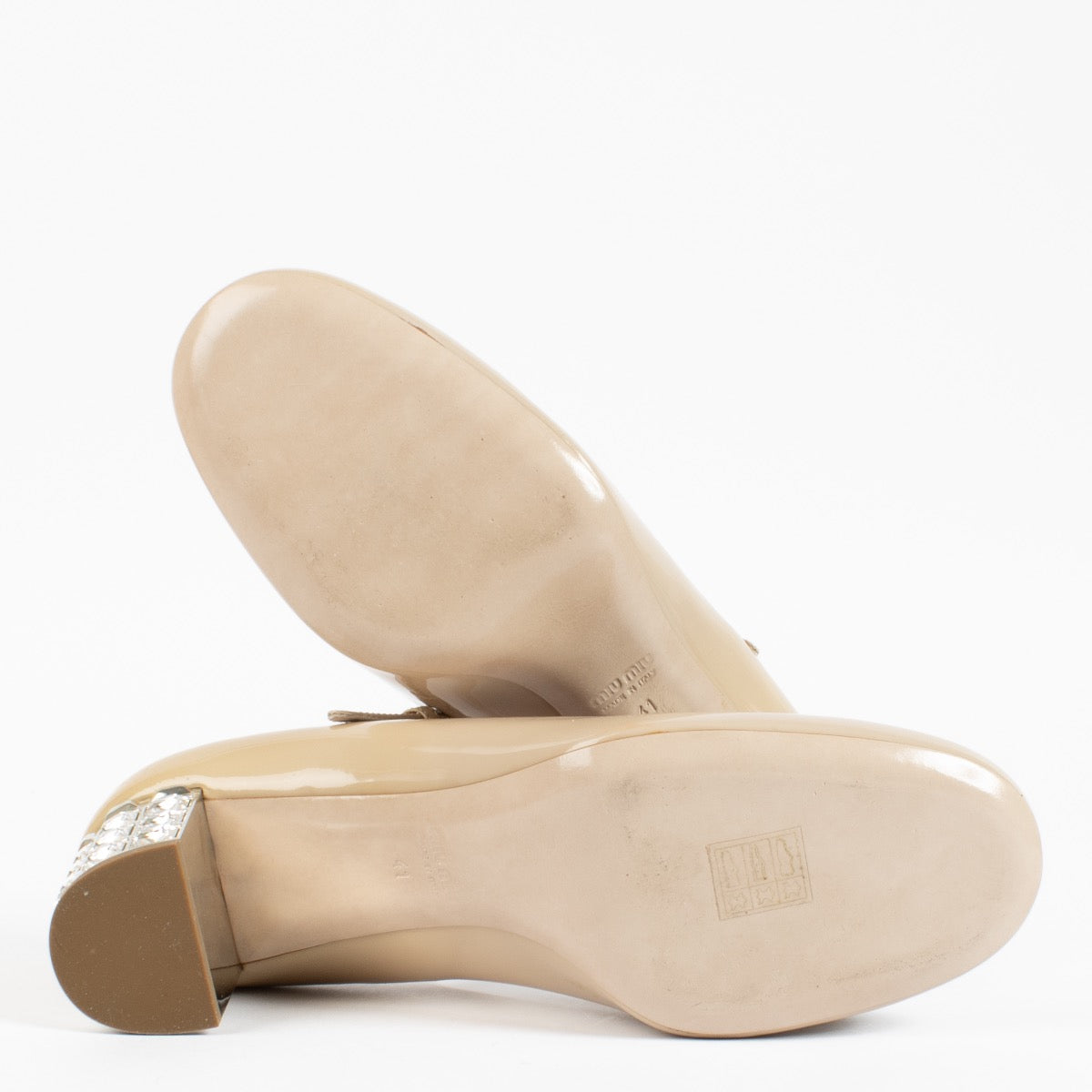 Miu Miu Beigekleurige Vernis Leren Mary-Jane Pumps - maat 41