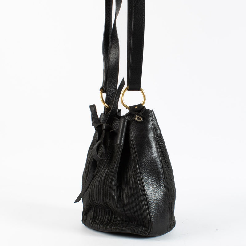 authentic preloved Delvaux Black Toile De Cuir Shoulder Bag on Labellov.com