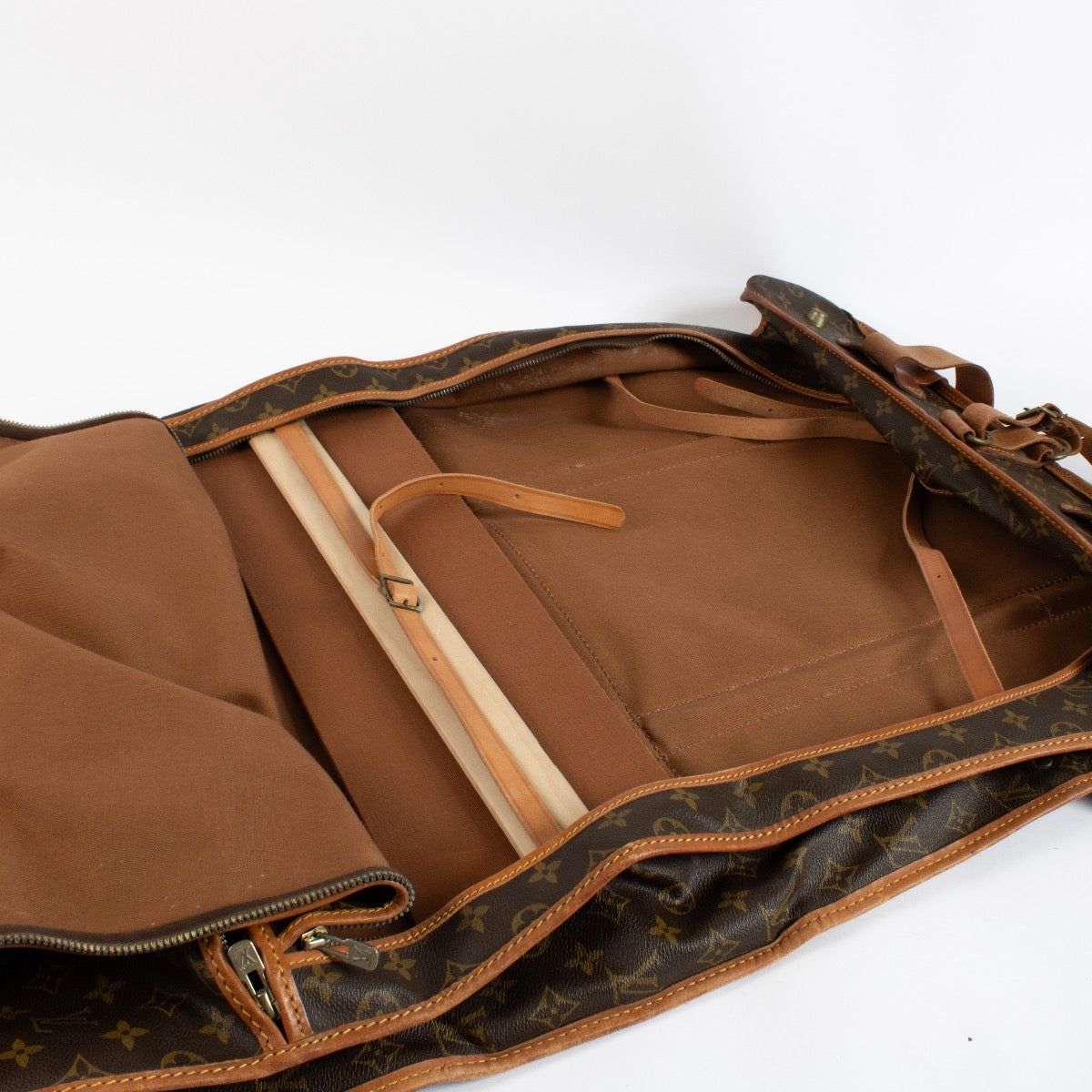 authentic preloved Louis Vuitton Monogram Garment Travel Bag on Labellov.com
