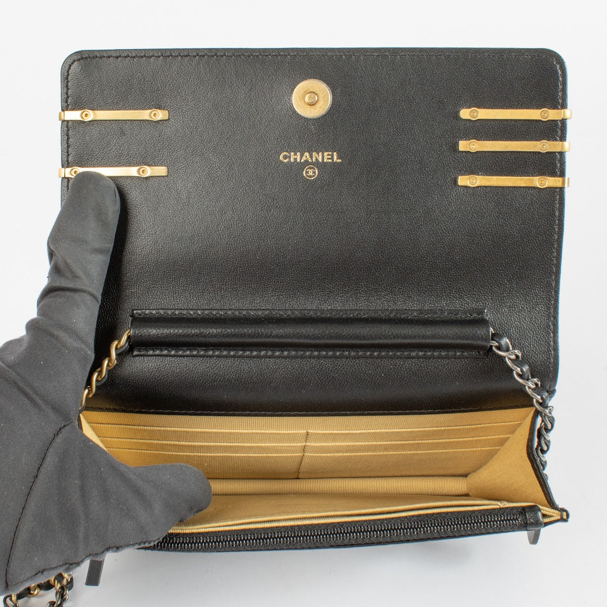 Authentic pre-loved Chanel Black Coco Clips Wallet On Chain on Labellov.com
