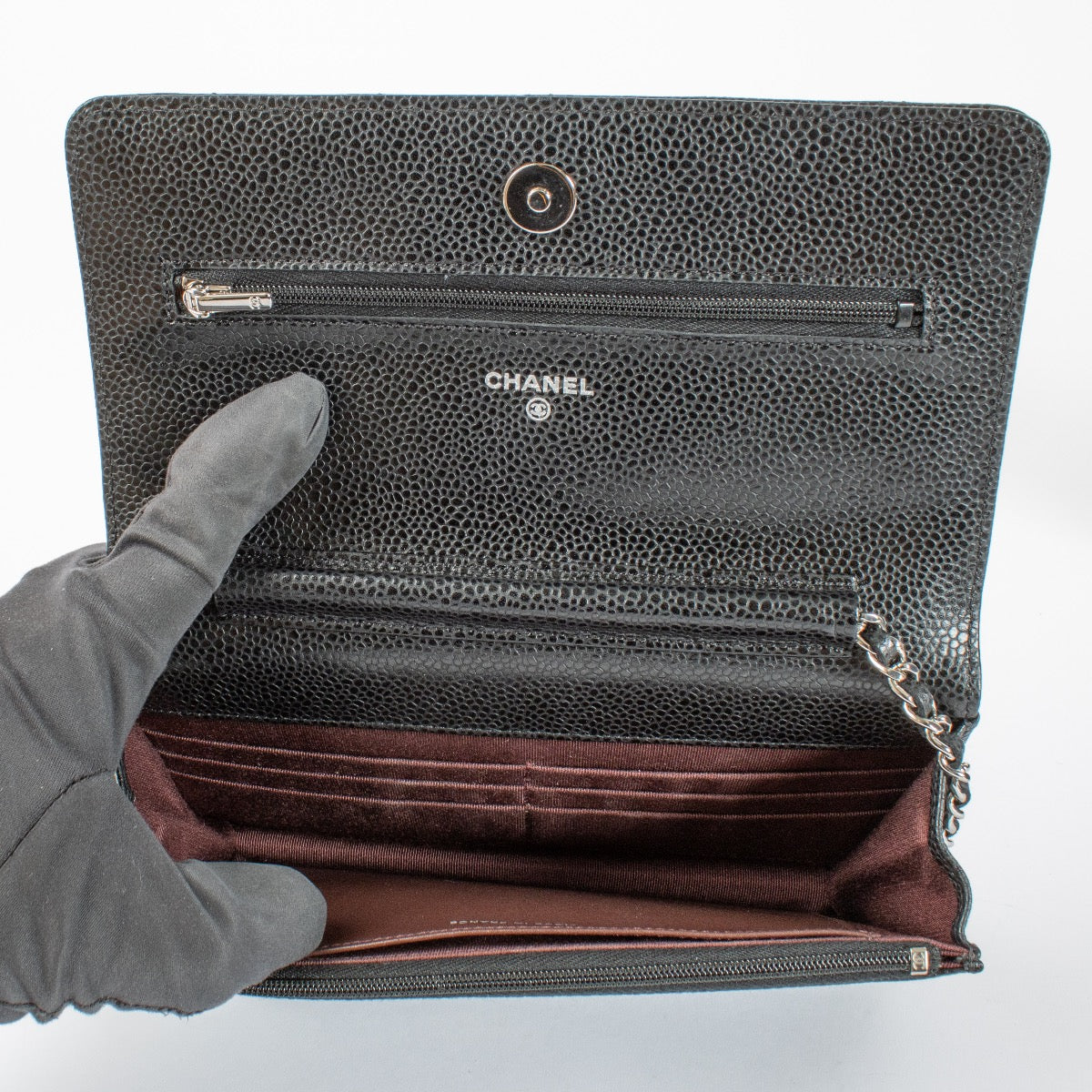 authentic preloved Chanel Black Caviar Wallet On Chain on Labellov.com