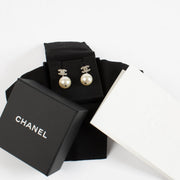 Authentic pre-loved Chanel 22A CC Pearl Earrings on Labellov.com