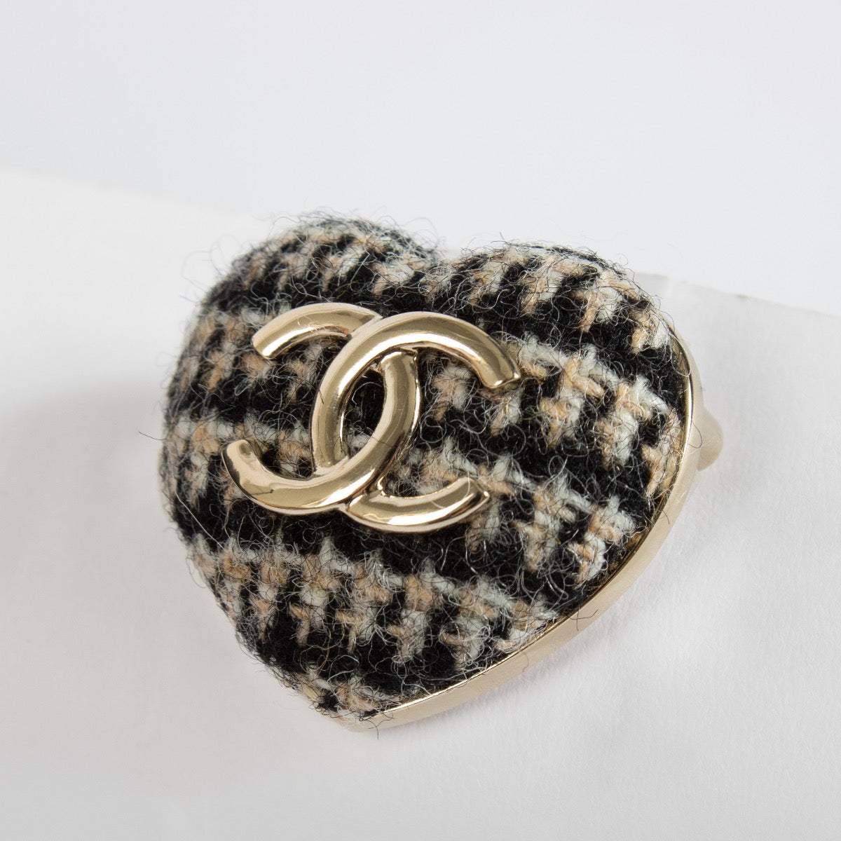authentic preloved Chanel 22K Tweed Heart Brooch on Labellov.com