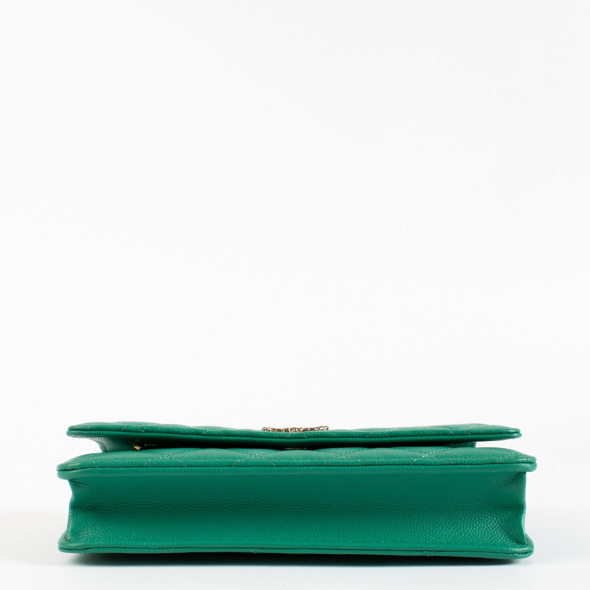 authentic preloved Chanel Green Caviar Wallet On Chain on Labellov.com