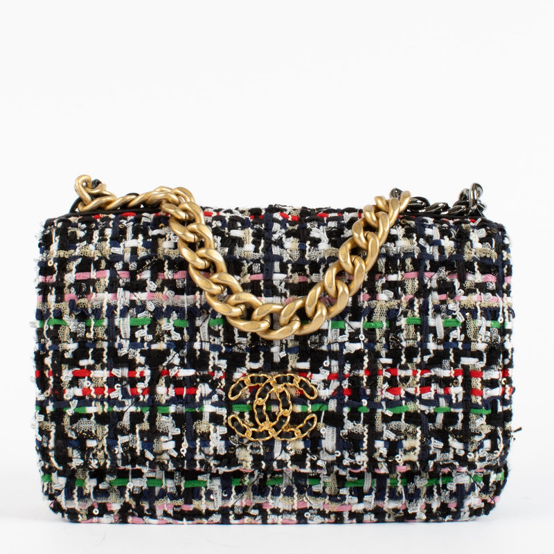 authentic preloved Chanel Tweed Sequin Chanel 19 Wallet On Chain on Labellov.com