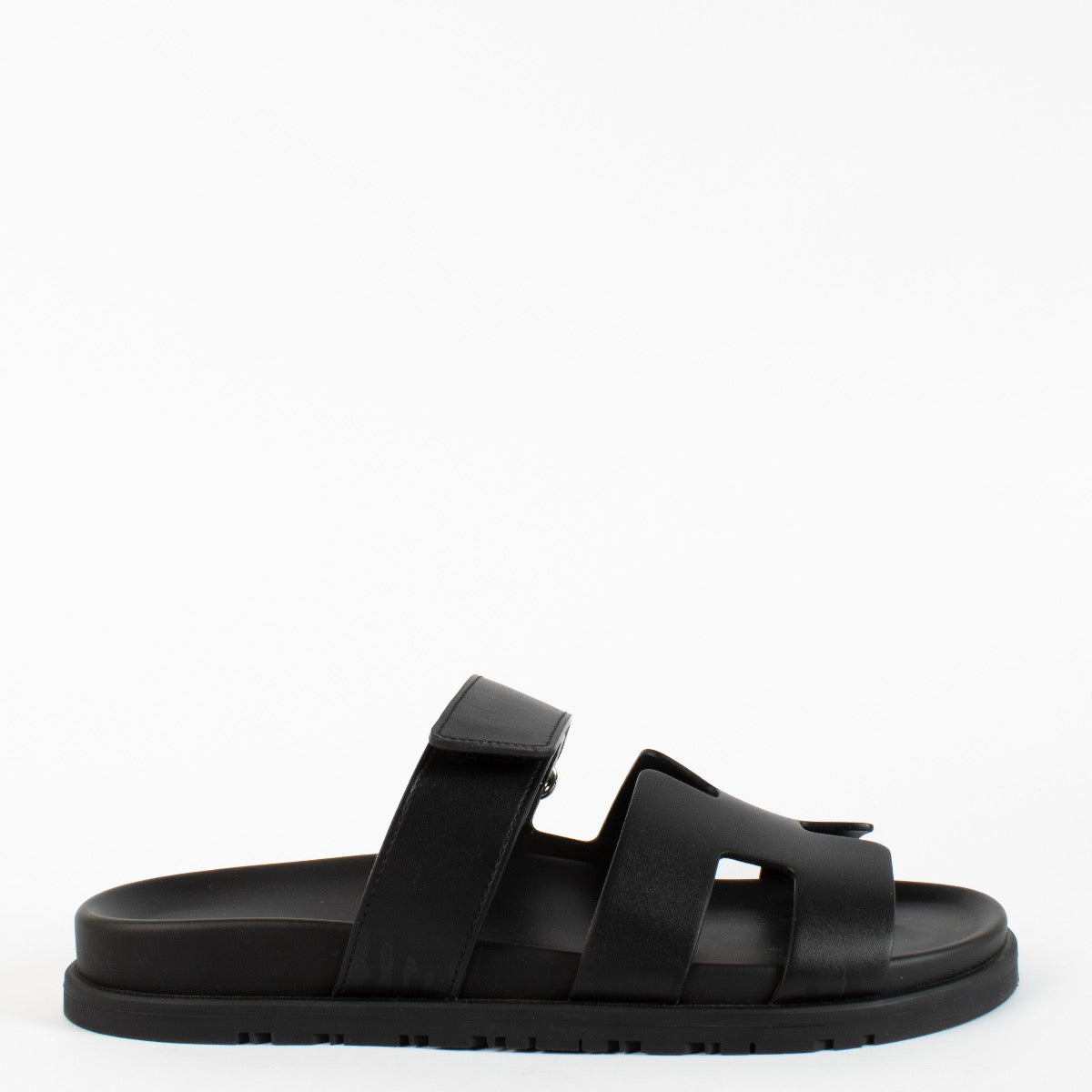 authentic preloved The Hermès Chypre Black Sandals on Labellov.com