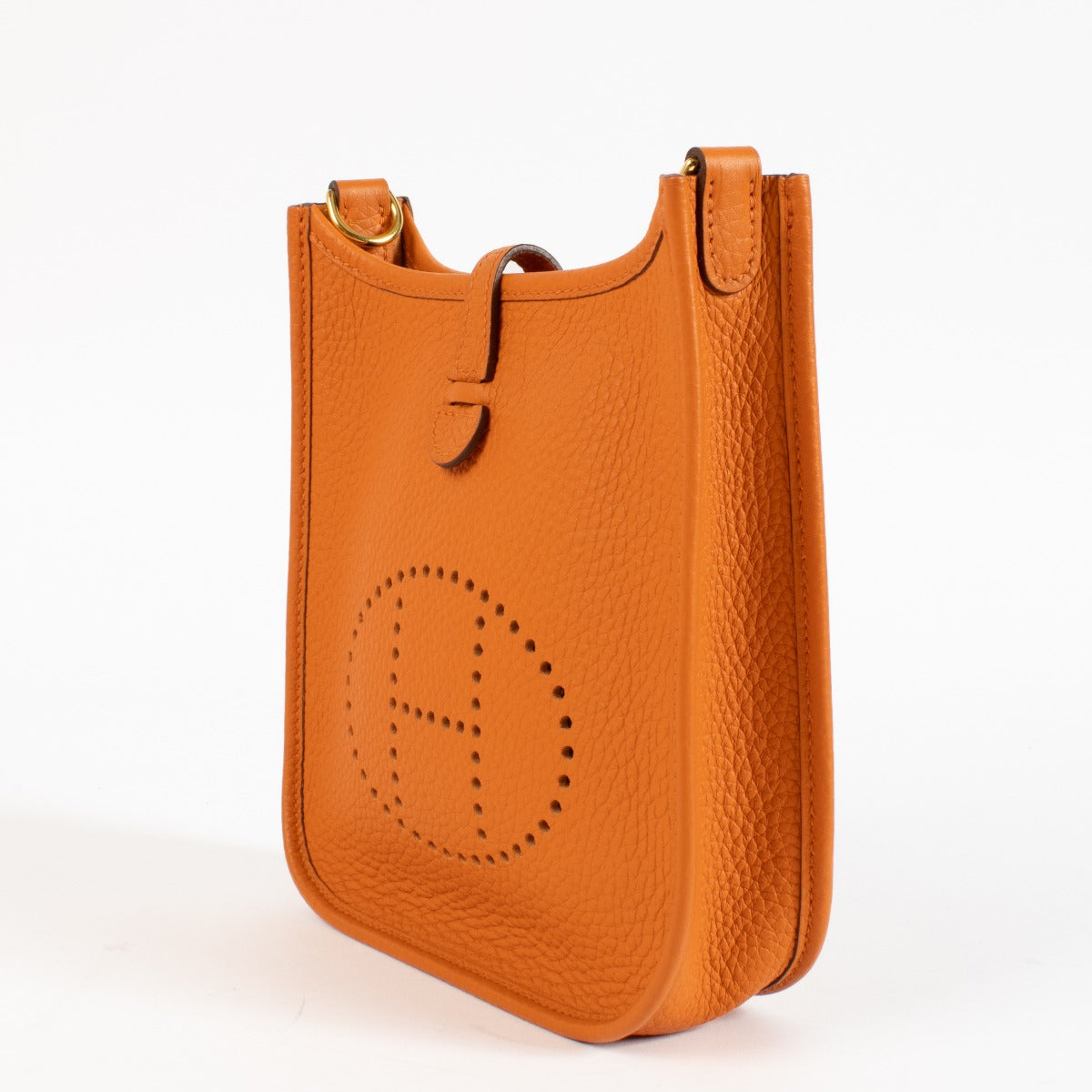 Authentic pre-loved Hermès Evelyne 16 Orange Clemence GHW on Labellov.com