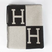 authentic preloved Hermès Avalon Throw Blanket in Gris Foncé / Écru on Labellov.com