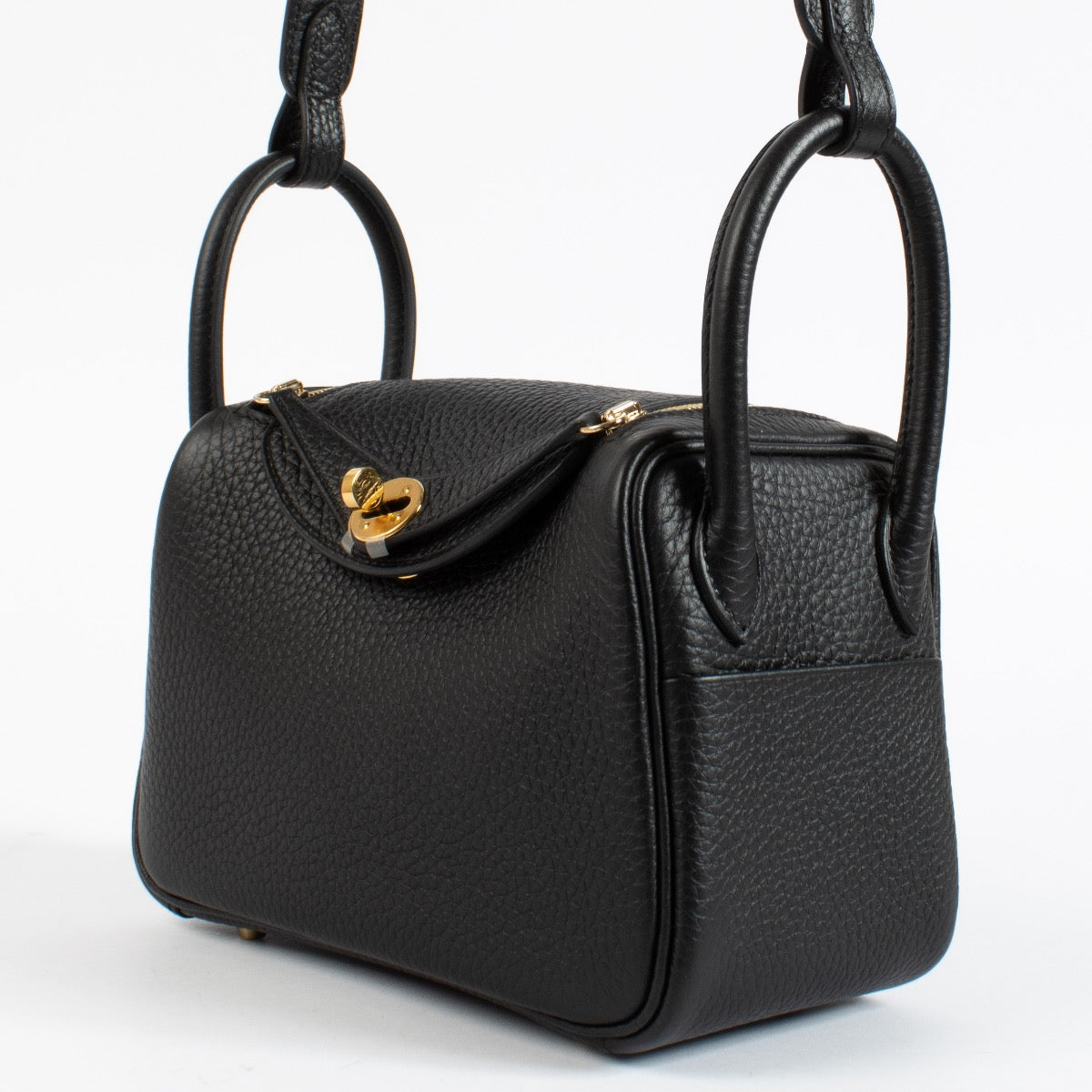 shop 100% authentic second hand Hermès Lindy Mini Black Clemence GHW on Labellov.com
