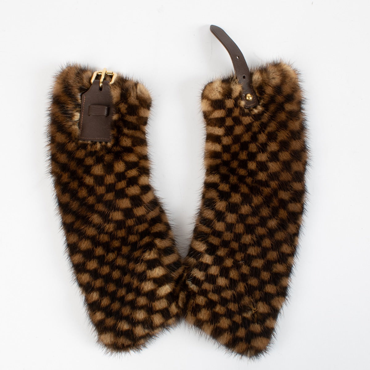 Authentic pre-loved Louis Vuitton Brown Damier Mink Fur Collar on Labellov.com