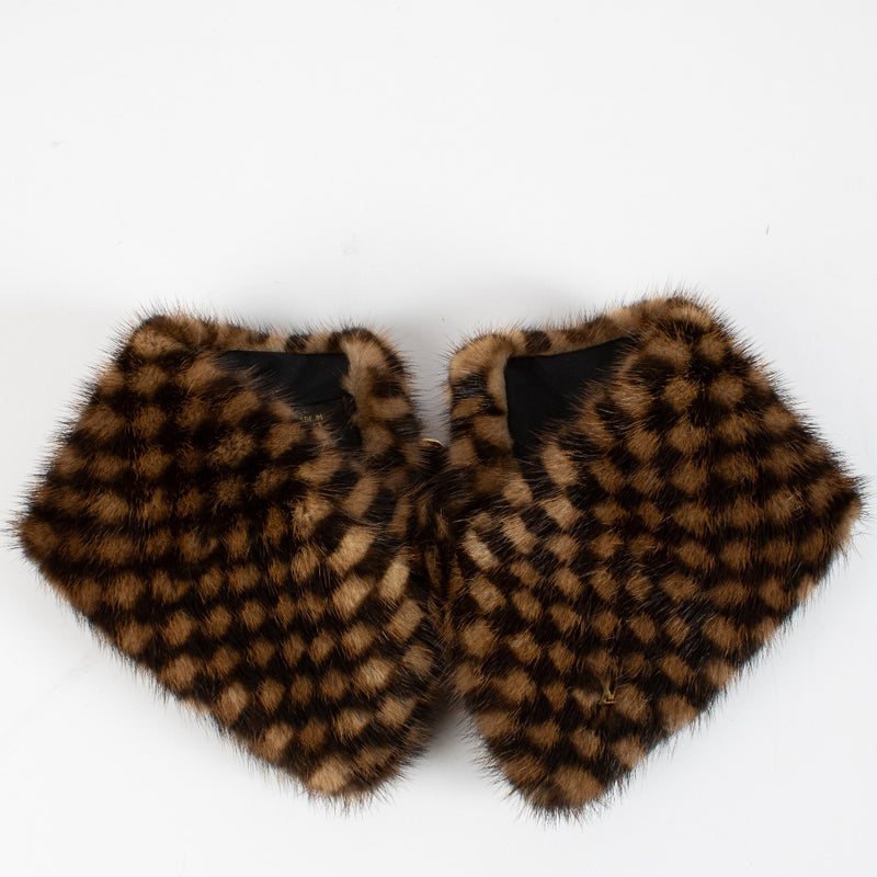 Authentic pre-loved Louis Vuitton Brown Damier Mink Fur Collar on Labellov.com