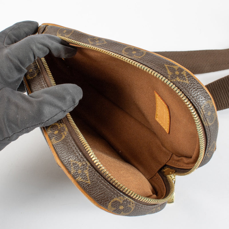authentic preloved Louis Vuitton Monogram Gange Bum Bag on Labellov.com