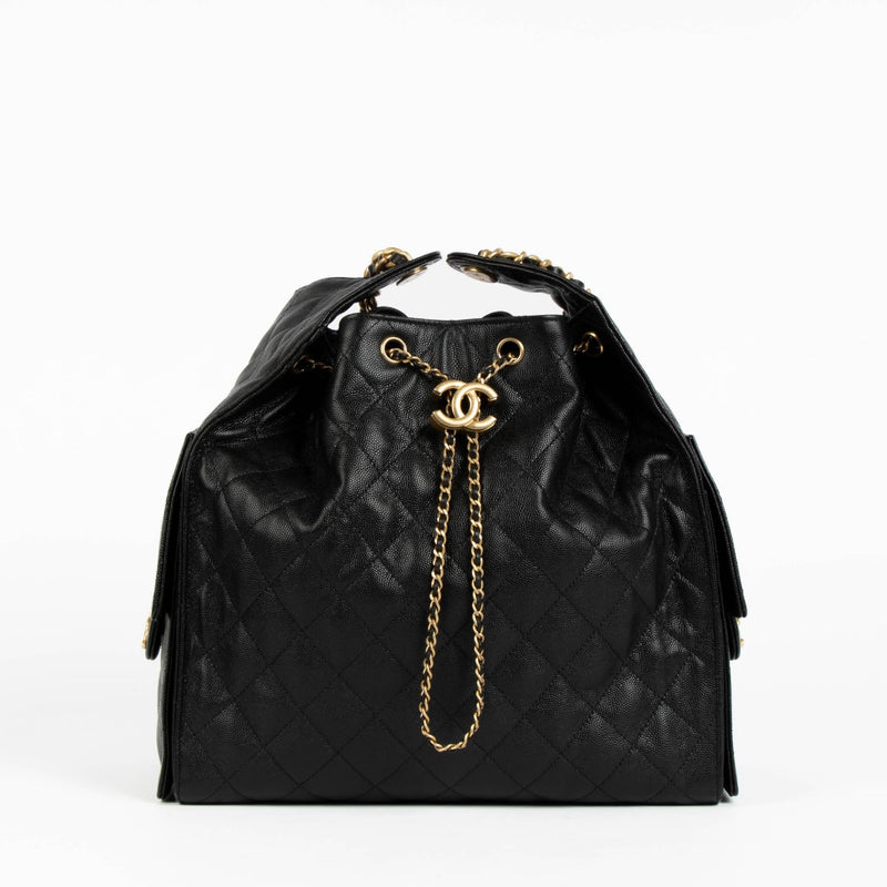 Shop safe online at Labellov in Antwerp, Brussels and Knokke this 100% authentic second hand Chanel Black Caviar Medium Chanel 25 Bag. Veilig online tweedehands authentiek Chanel Black Caviar Medium Chanel 25 Bag handtas kopen bij Labellov.