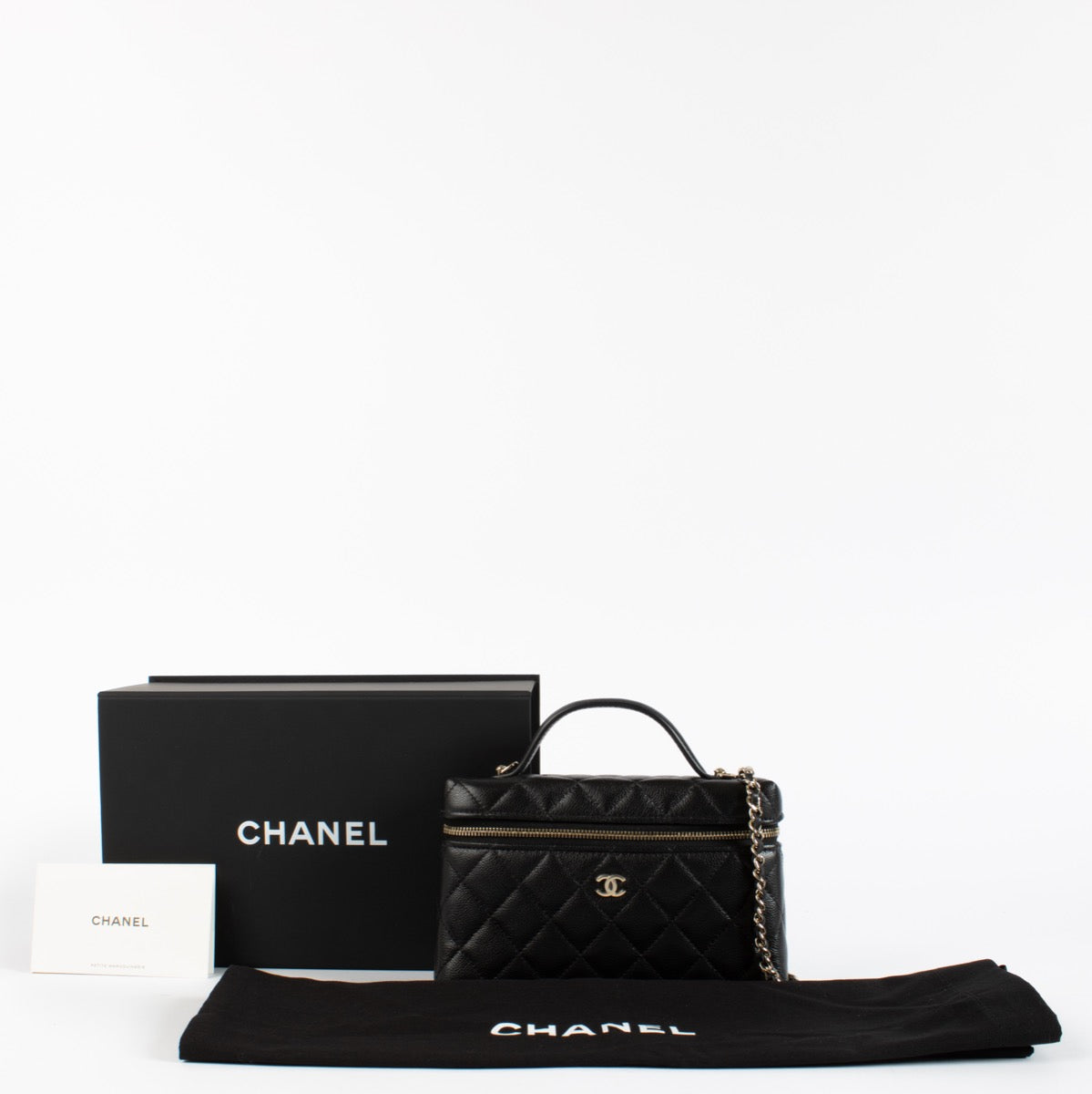 Shop safe online at Labellov in Antwerp, Brussels and Knokke this 100% authentic second hand Chanel Black Caviar Leather Vanity Chain Bag