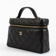 Shop safe online at Labellov in Antwerp, Brussels and Knokke this 100% authentic second hand Chanel Black Caviar Leather Vanity Chain Bag