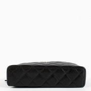Shop safe online at Labellov in Antwerp, Brussels and Knokke this 100% authentic second hand Chanel Black Caviar Leather Vanity Chain Bag