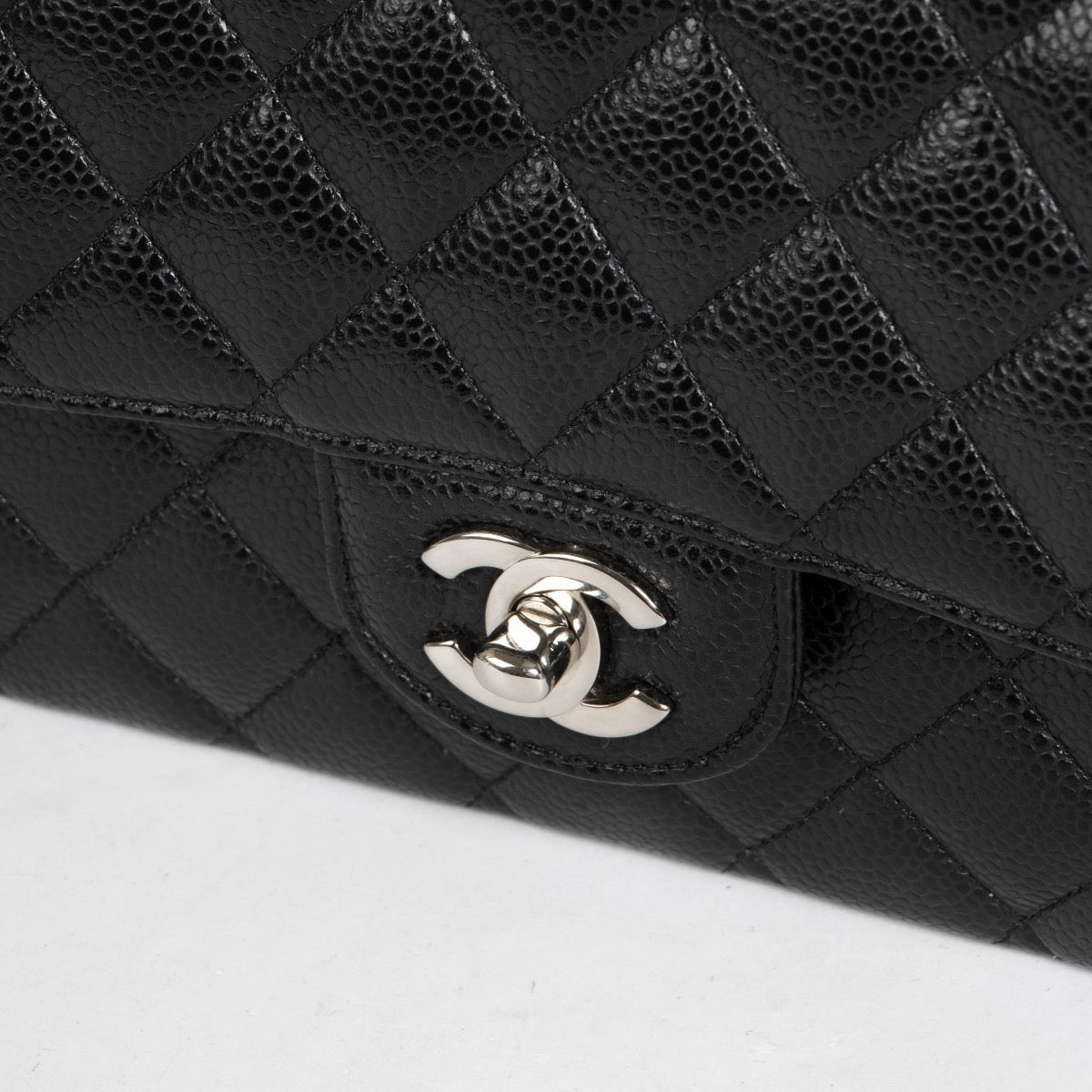 Authentic pre-loved Chanel Classic Flap Black Shoulder bag on Labellov.com
